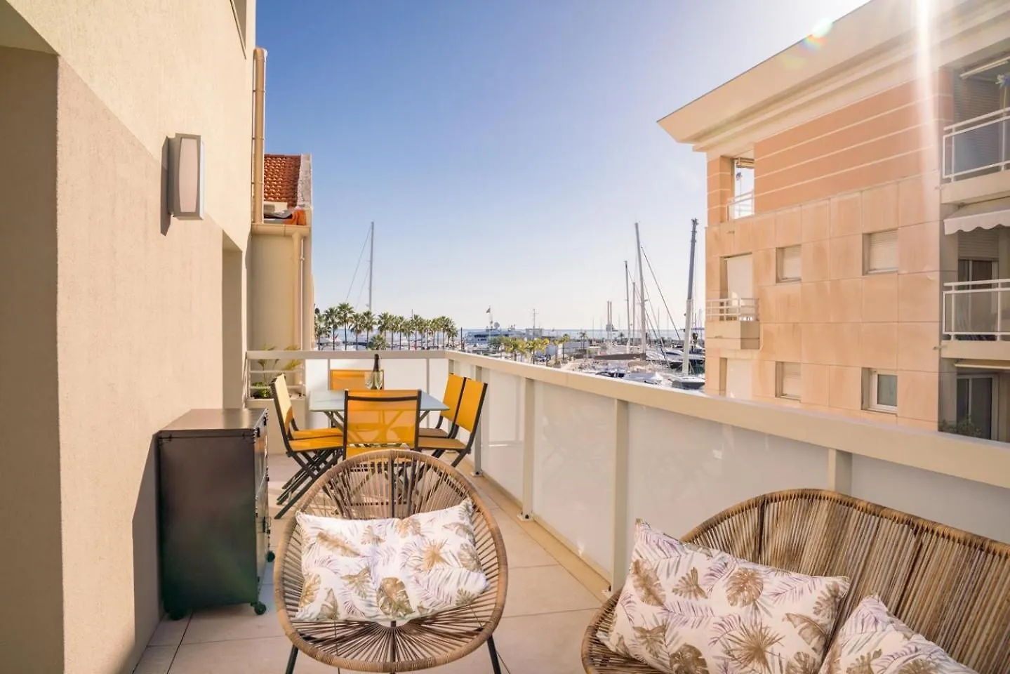 Les Voiles D Azur, Duplex Moderne Avec Vue Sur Le Port Et La Mer, A 2 Minutes Des Plages 瓦洛里 公寓